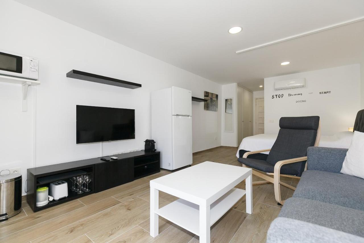 Uhc Alboran Apartments Салоу Экстерьер фото