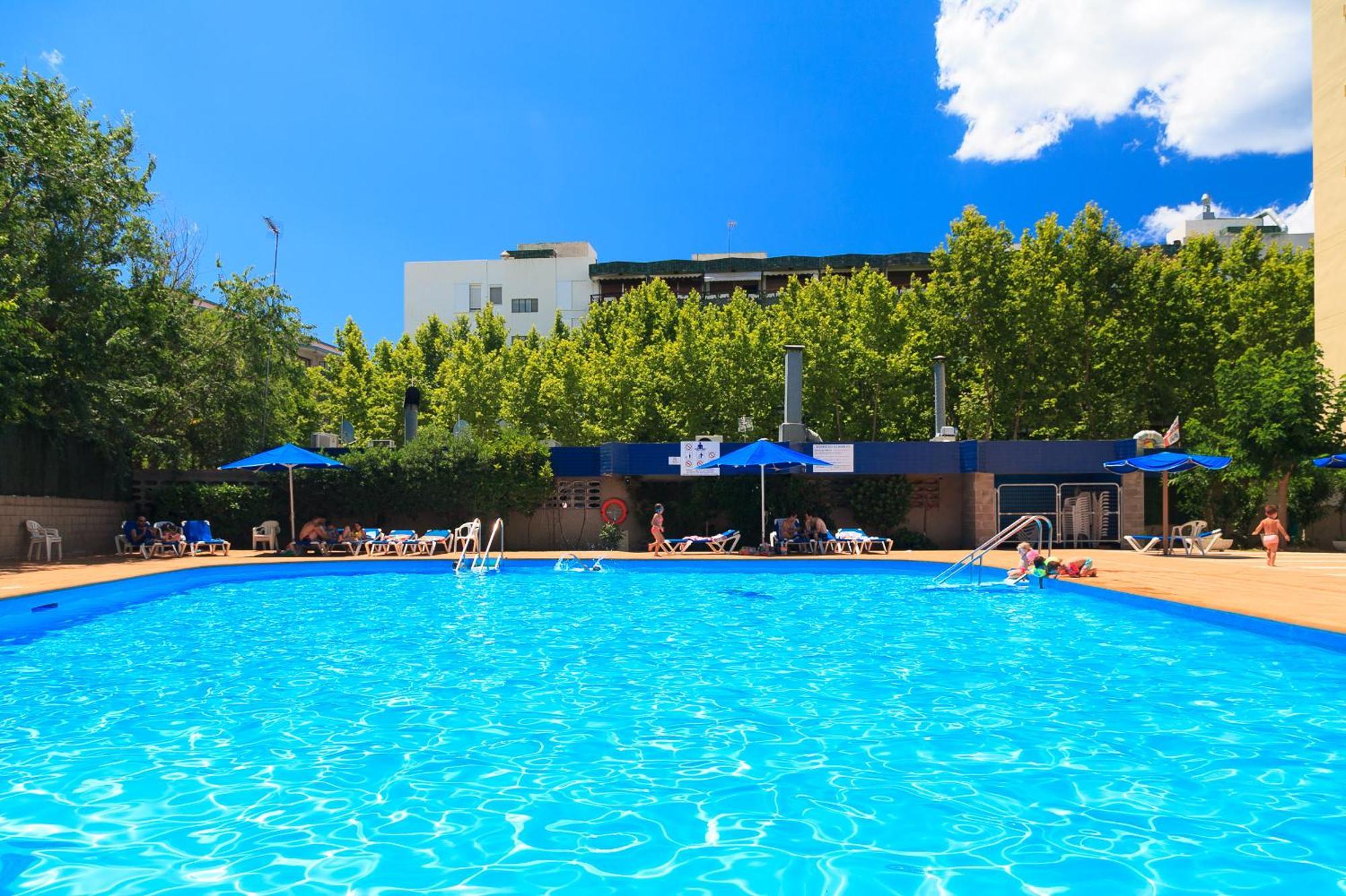 Uhc Alboran Apartments Салоу Экстерьер фото